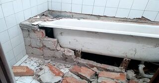 Демонтаж ванны в Каменске-Уральском от Мастер24 — быстро, недорого, вывоз старой ванны от 1064 руб.